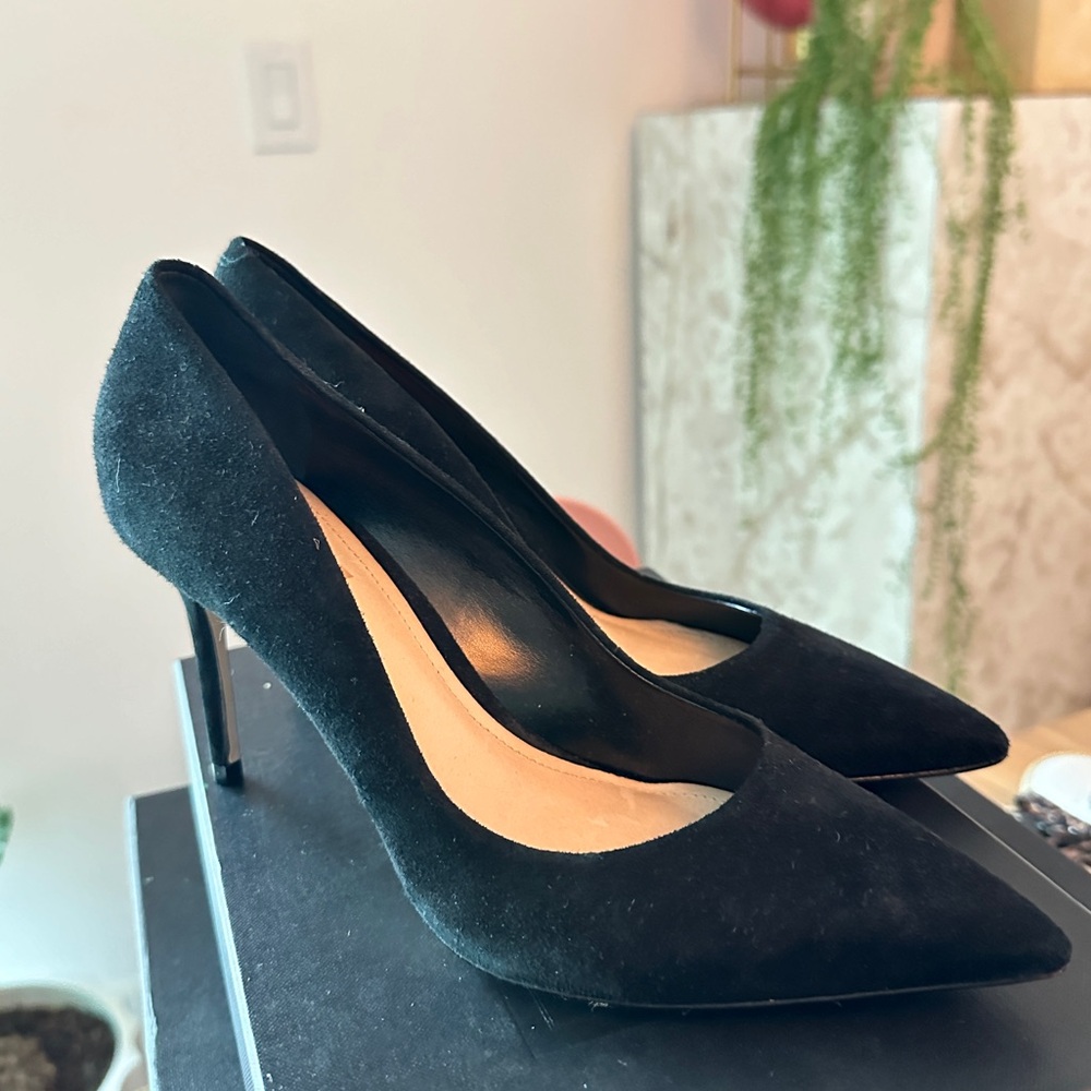 Brand new! SCHUTZ Lou lo Pump Black Suede 3 1/4 heel